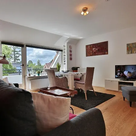 Haus Kastanienallee 3 Haus Kastanienallee 3 8 *