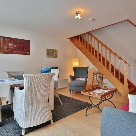 Haus Kastanienallee 3 Haus Kastanienallee 3 8