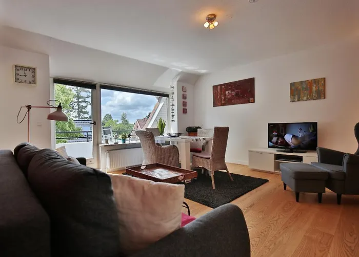 Haus Kastanienallee 3 Haus Kastanienallee 3 8 *